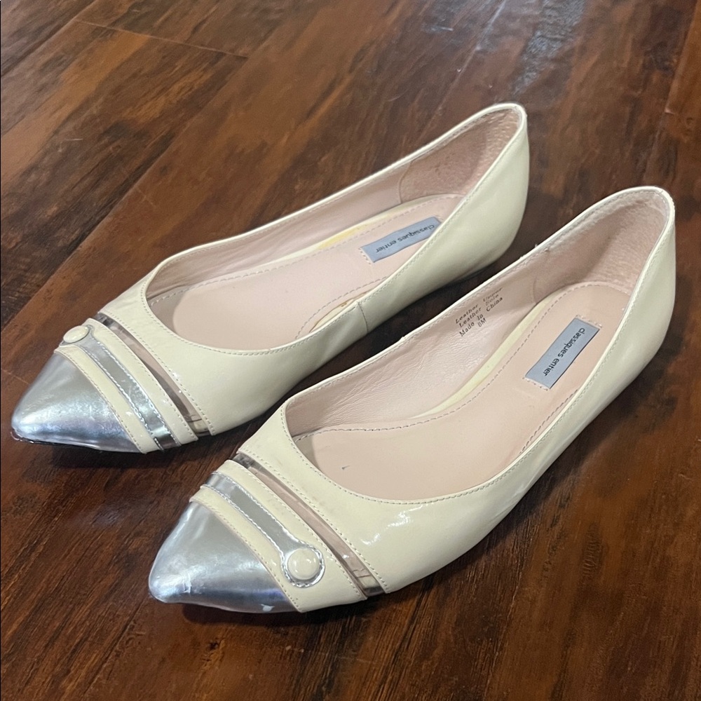 Nordstrom Classiques Entier Patent Leather Cream & Silver Point Toe Flats Size 8